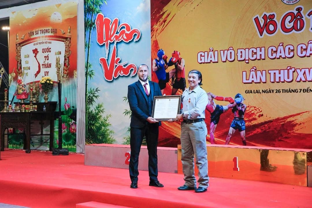 NHỮNG VÌ SAO TINH TÚ LUÔN LỰA CHỌN MÀN ĐÊM ĐỂ TOẢ SÁNG — hình 82