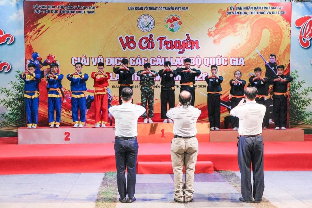 NHỮNG VÌ SAO TINH TÚ LUÔN LỰA CHỌN MÀN ĐÊM ĐỂ TOẢ SÁNG — hình 83