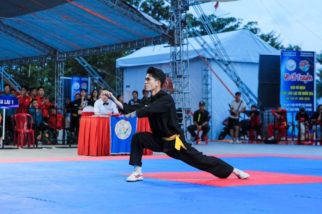 KHOẢNH KHẮC THI ĐẤU TẠI ĐÊM CHUNG KẾT CÁC NỘI DUNG QUYỀN THUẬT - GIẢI VÔ ĐỊCH VOCOTRUYE… — hình 14