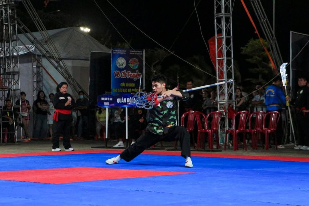 KHOẢNH KHẮC THI ĐẤU TẠI ĐÊM CHUNG KẾT CÁC NỘI DUNG QUYỀN THUẬT - GIẢI VÔ ĐỊCH VOCOTRUYE… — hình 19