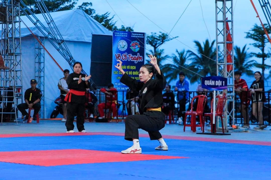 KHOẢNH KHẮC THI ĐẤU TẠI ĐÊM CHUNG KẾT CÁC NỘI DUNG QUYỀN THUẬT - GIẢI VÔ ĐỊCH VOCOTRUYE… — hình 21