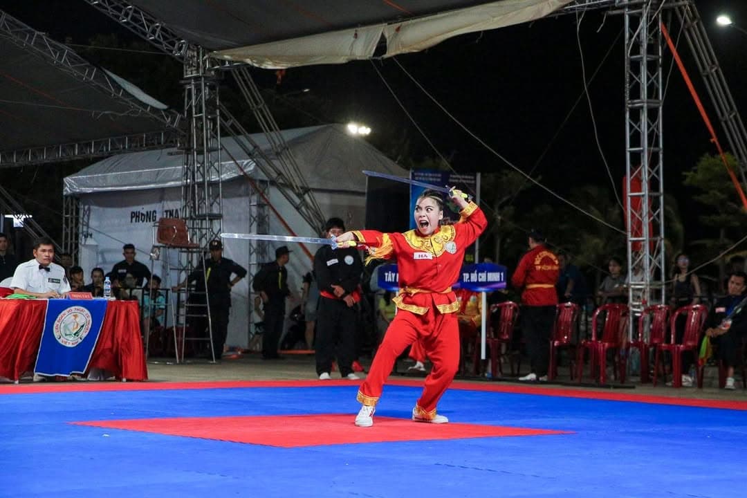 KHOẢNH KHẮC THI ĐẤU TẠI ĐÊM CHUNG KẾT CÁC NỘI DUNG QUYỀN THUẬT - GIẢI VÔ ĐỊCH VOCOTRUYE… — hình 22