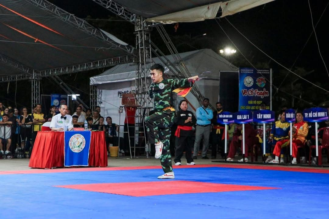 KHOẢNH KHẮC THI ĐẤU TẠI ĐÊM CHUNG KẾT CÁC NỘI DUNG QUYỀN THUẬT - GIẢI VÔ ĐỊCH VOCOTRUYE… — hình 29