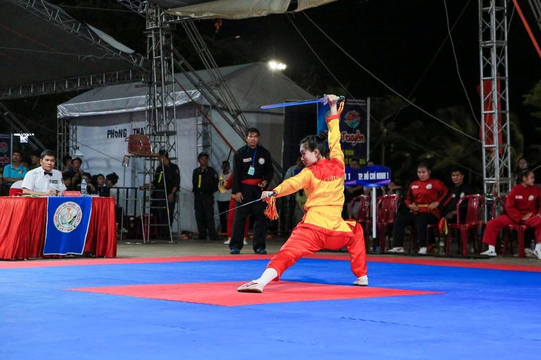 KHOẢNH KHẮC THI ĐẤU TẠI ĐÊM CHUNG KẾT CÁC NỘI DUNG QUYỀN THUẬT - GIẢI VÔ ĐỊCH VOCOTRUYE… — hình 31