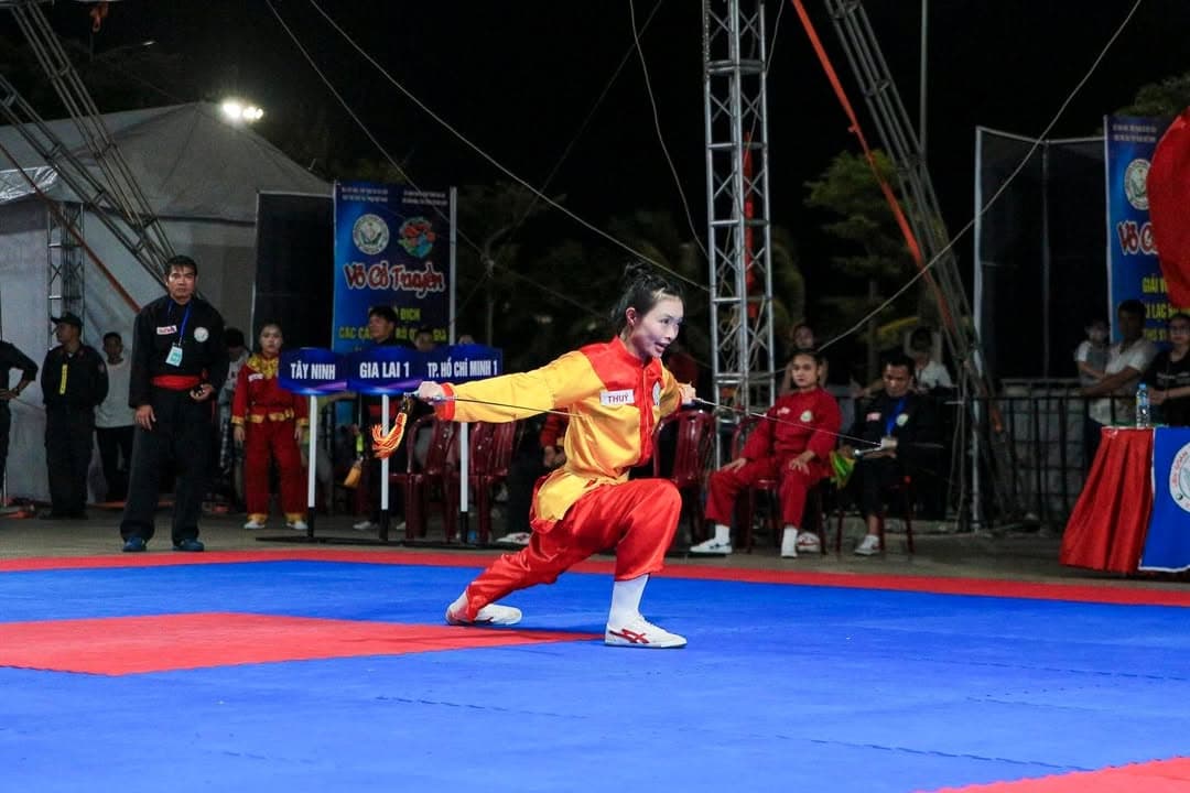 KHOẢNH KHẮC THI ĐẤU TẠI ĐÊM CHUNG KẾT CÁC NỘI DUNG QUYỀN THUẬT - GIẢI VÔ ĐỊCH VOCOTRUYE… — hình 36