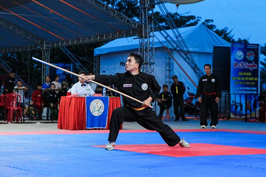 KHOẢNH KHẮC THI ĐẤU TẠI ĐÊM CHUNG KẾT CÁC NỘI DUNG QUYỀN THUẬT - GIẢI VÔ ĐỊCH VOCOTRUYE… — hình 66