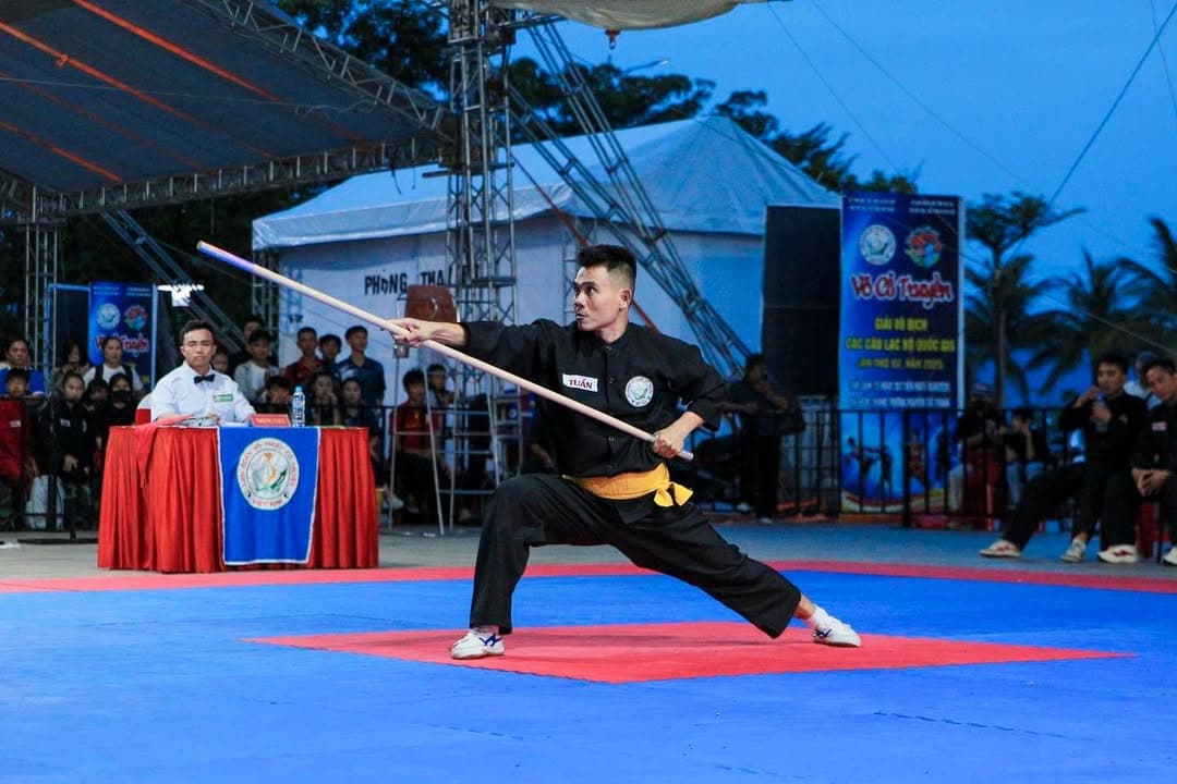 KHOẢNH KHẮC THI ĐẤU TẠI ĐÊM CHUNG KẾT CÁC NỘI DUNG QUYỀN THUẬT - GIẢI VÔ ĐỊCH VOCOTRUYE… — hình 77