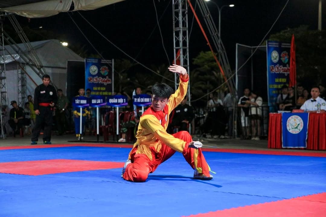 KHOẢNH KHẮC THI ĐẤU TẠI ĐÊM CHUNG KẾT CÁC NỘI DUNG QUYỀN THUẬT - GIẢI VÔ ĐỊCH VOCOTRUYE… — hình 82