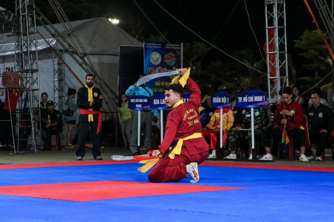KHOẢNH KHẮC THI ĐẤU TẠI ĐÊM CHUNG KẾT CÁC NỘI DUNG QUYỀN THUẬT - GIẢI VÔ ĐỊCH VOCOTRUYE… — hình 93