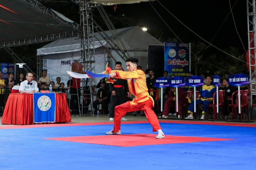KHOẢNH KHẮC THI ĐẤU TẠI ĐÊM CHUNG KẾT CÁC NỘI DUNG QUYỀN THUẬT - GIẢI VÔ ĐỊCH VOCOTRUYE… — hình 99