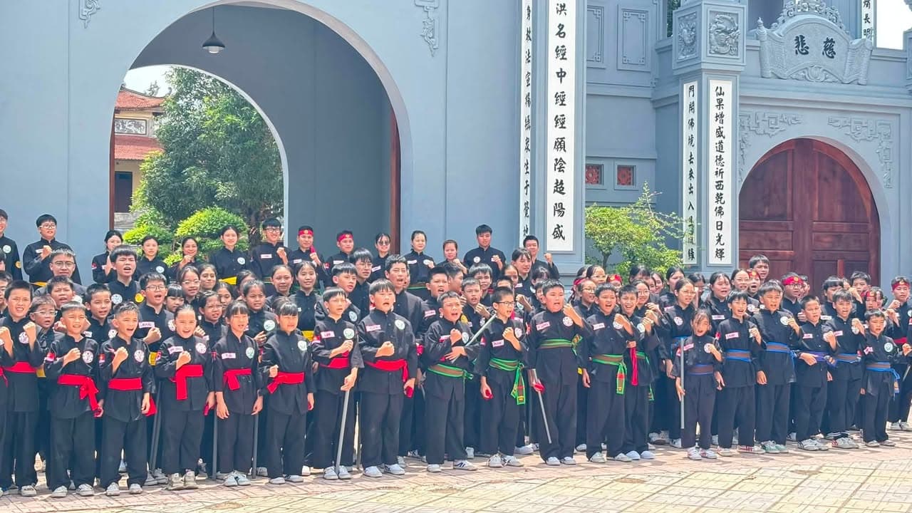 Giữa cái nắng của bầu trời thủ đô, võ sinh Võ đường Thắng Quang miệt mài tập luyện để c… — hình 32