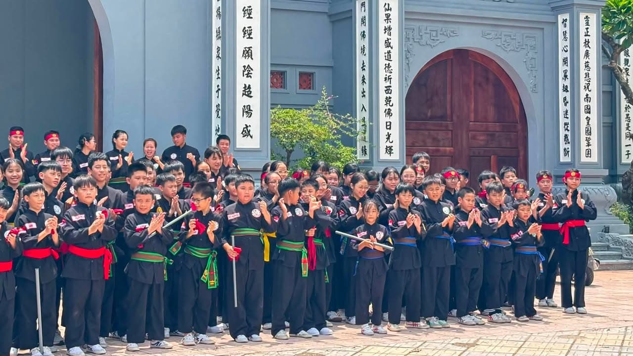 Giữa cái nắng của bầu trời thủ đô, võ sinh Võ đường Thắng Quang miệt mài tập luyện để c… — hình 33