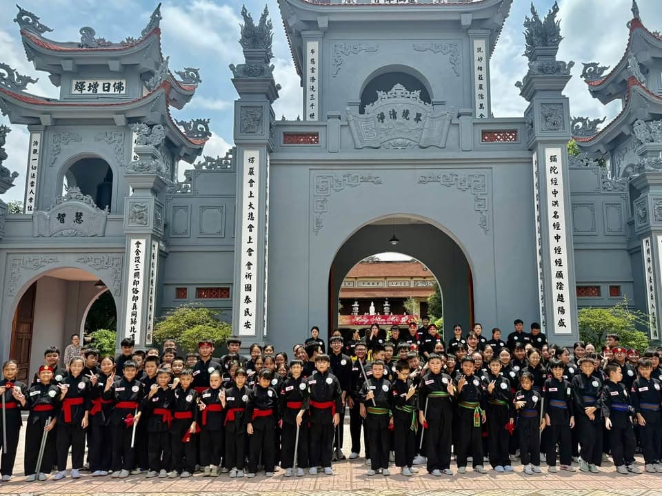 Giữa cái nắng của bầu trời thủ đô, võ sinh Võ đường Thắng Quang miệt mài tập luyện để c… — hình 36