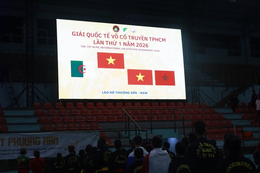 KHOẢNH KHẮC CỦA CÁC VÕ SINH, MÔN SINH PHẬT QUANG QUYỀN TẠI LỄ TRAO GIẢI LIÊN HOAN VÕ VI… — hình 30