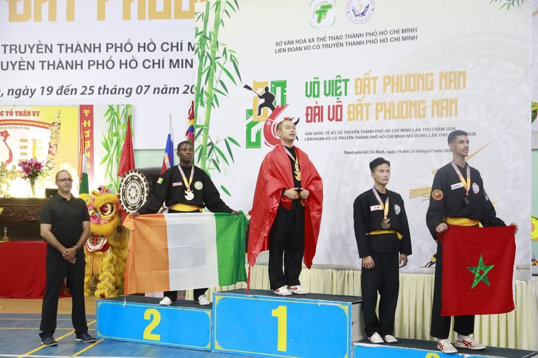 KHOẢNH KHẮC CỦA CÁC VÕ SINH, MÔN SINH PHẬT QUANG QUYỀN TẠI LỄ TRAO GIẢI LIÊN HOAN VÕ VI… — hình 32