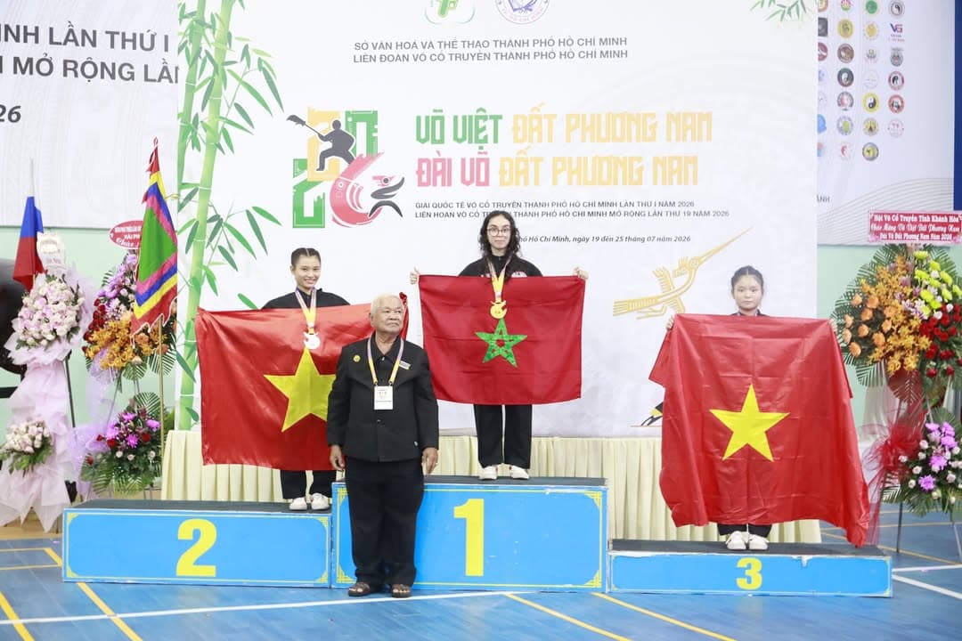 KHOẢNH KHẮC CỦA CÁC VÕ SINH, MÔN SINH PHẬT QUANG QUYỀN TẠI LỄ TRAO GIẢI LIÊN HOAN VÕ VI… — hình 44