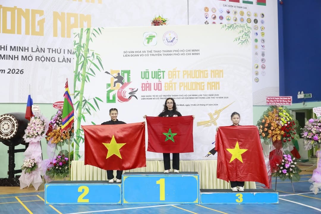 KHOẢNH KHẮC CỦA CÁC VÕ SINH, MÔN SINH PHẬT QUANG QUYỀN TẠI LỄ TRAO GIẢI LIÊN HOAN VÕ VI… — hình 45