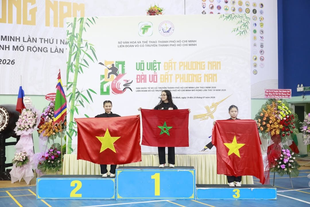 KHOẢNH KHẮC CỦA CÁC VÕ SINH, MÔN SINH PHẬT QUANG QUYỀN TẠI LỄ TRAO GIẢI LIÊN HOAN VÕ VI… — hình 46