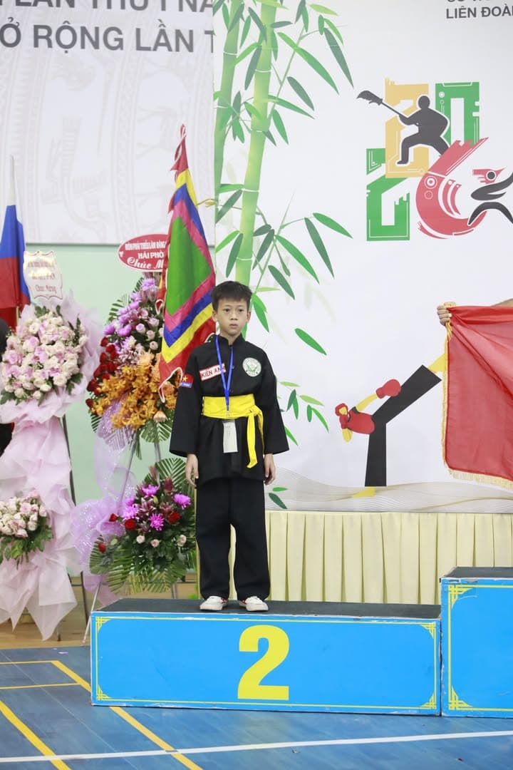 KHOẢNH KHẮC CỦA CÁC VÕ SINH, MÔN SINH PHẬT QUANG QUYỀN TẠI LỄ TRAO GIẢI LIÊN HOAN VÕ VI… — hình 57