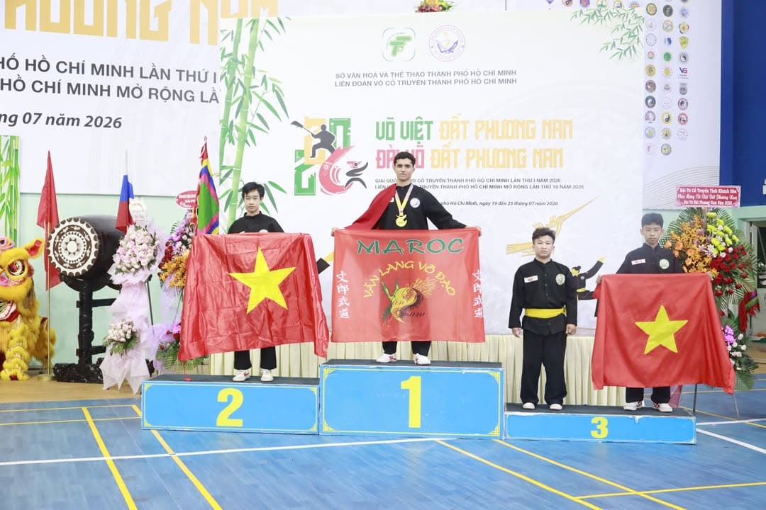 KHOẢNH KHẮC CỦA CÁC VÕ SINH, MÔN SINH PHẬT QUANG QUYỀN TẠI LỄ TRAO GIẢI LIÊN HOAN VÕ VI… — hình 77