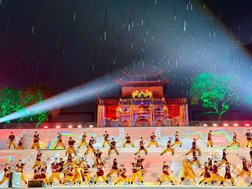 ĐÊM TỔNG DUYỆT DƯỚI MƯA – HÀO KHÍ SẴN SÀNG CHO ĐÊM KHAI MẠC FESTIVAL VÕ THUẬT QUỐC TẾ H… — hình 3