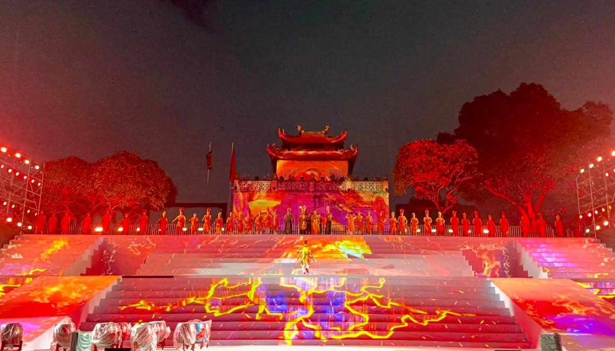 ĐÊM TỔNG DUYỆT DƯỚI MƯA – HÀO KHÍ SẴN SÀNG CHO ĐÊM KHAI MẠC FESTIVAL VÕ THUẬT QUỐC TẾ H… — hình 11