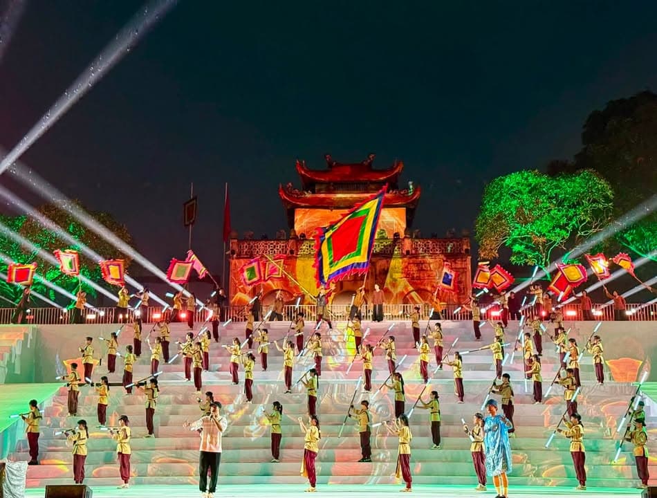 ĐÊM TỔNG DUYỆT DƯỚI MƯA – HÀO KHÍ SẴN SÀNG CHO ĐÊM KHAI MẠC FESTIVAL VÕ THUẬT QUỐC TẾ H… — hình 13