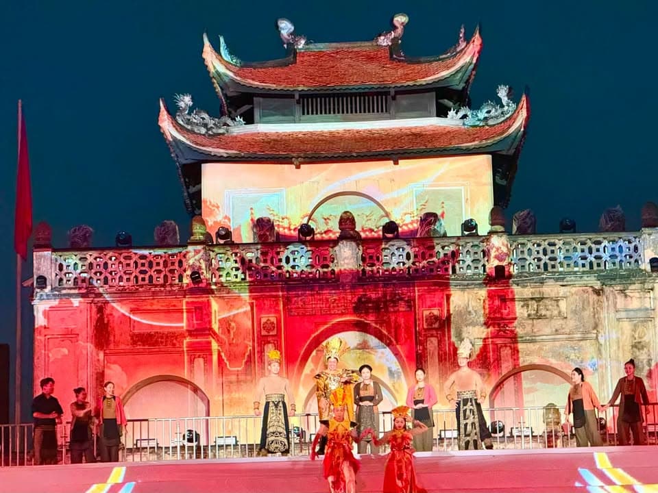 ĐÊM TỔNG DUYỆT DƯỚI MƯA – HÀO KHÍ SẴN SÀNG CHO ĐÊM KHAI MẠC FESTIVAL VÕ THUẬT QUỐC TẾ H… — hình 15