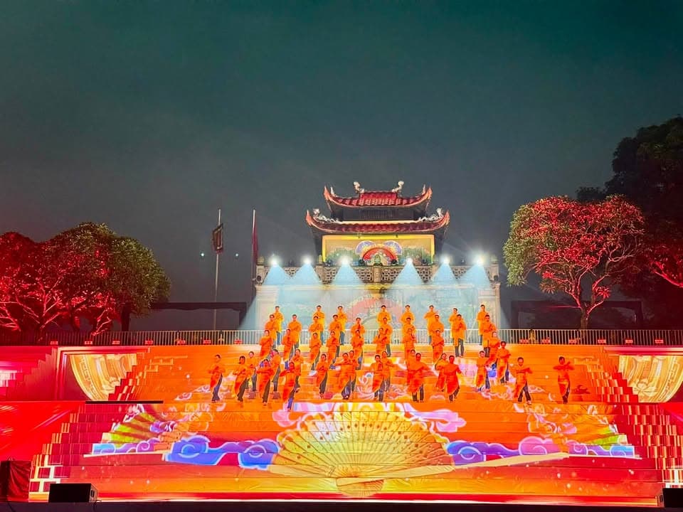 ĐÊM TỔNG DUYỆT DƯỚI MƯA – HÀO KHÍ SẴN SÀNG CHO ĐÊM KHAI MẠC FESTIVAL VÕ THUẬT QUỐC TẾ H… — hình 18