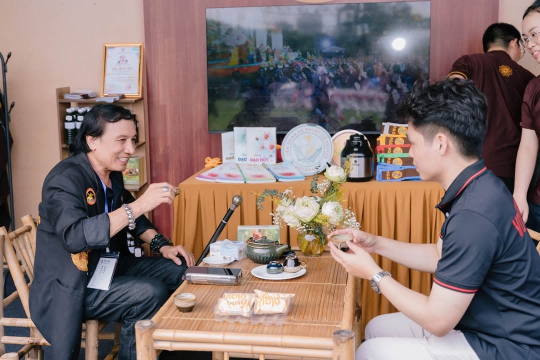 GIAN HÀNG TRIỂN LÃM - NƠI GẮN KẾT MỌI NGƯỜI — hình 3