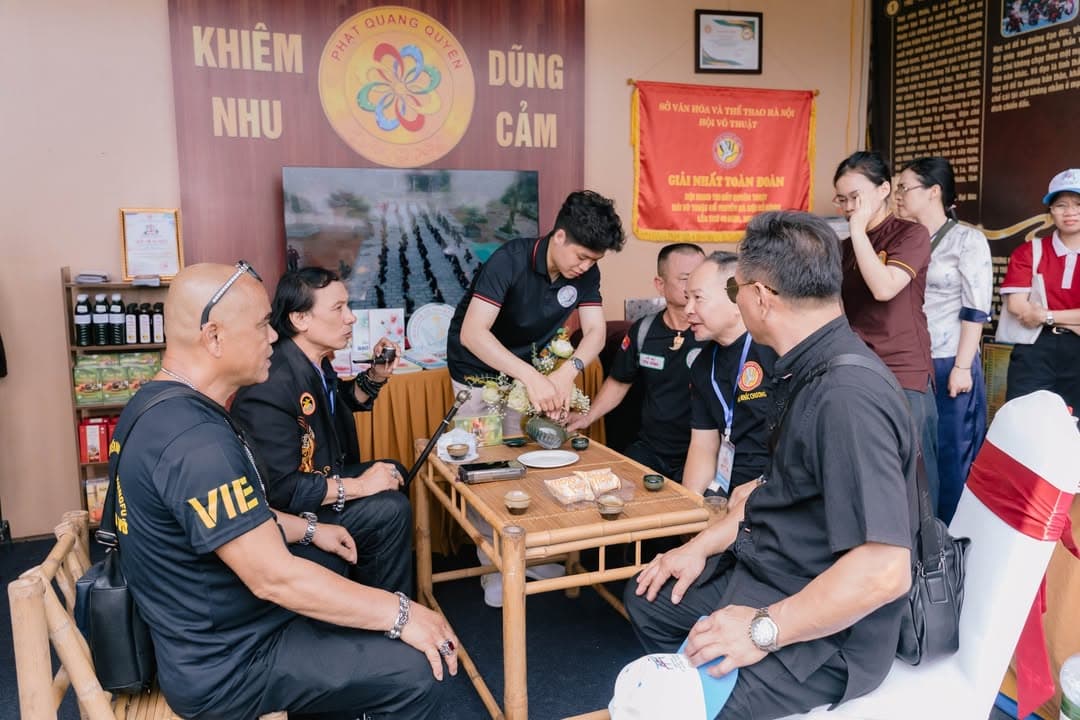GIAN HÀNG TRIỂN LÃM - NƠI GẮN KẾT MỌI NGƯỜI — hình 59