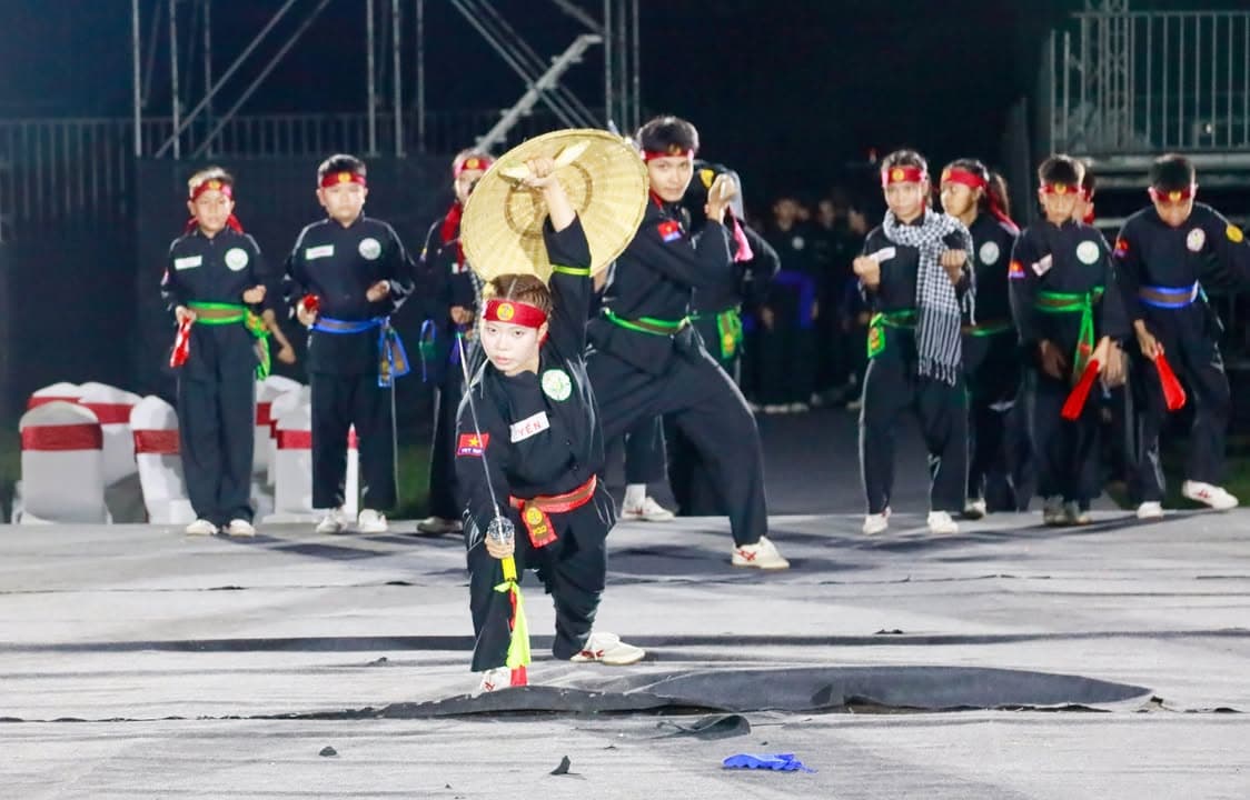 BIỂU DIỄN — hình 21