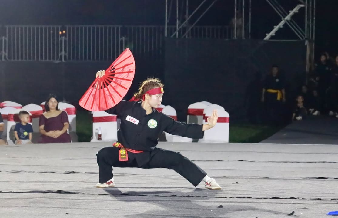 BIỂU DIỄN — hình 30