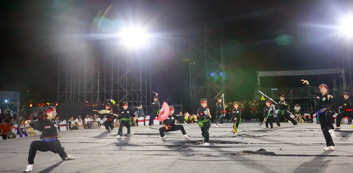 BIỂU DIỄN — hình 48