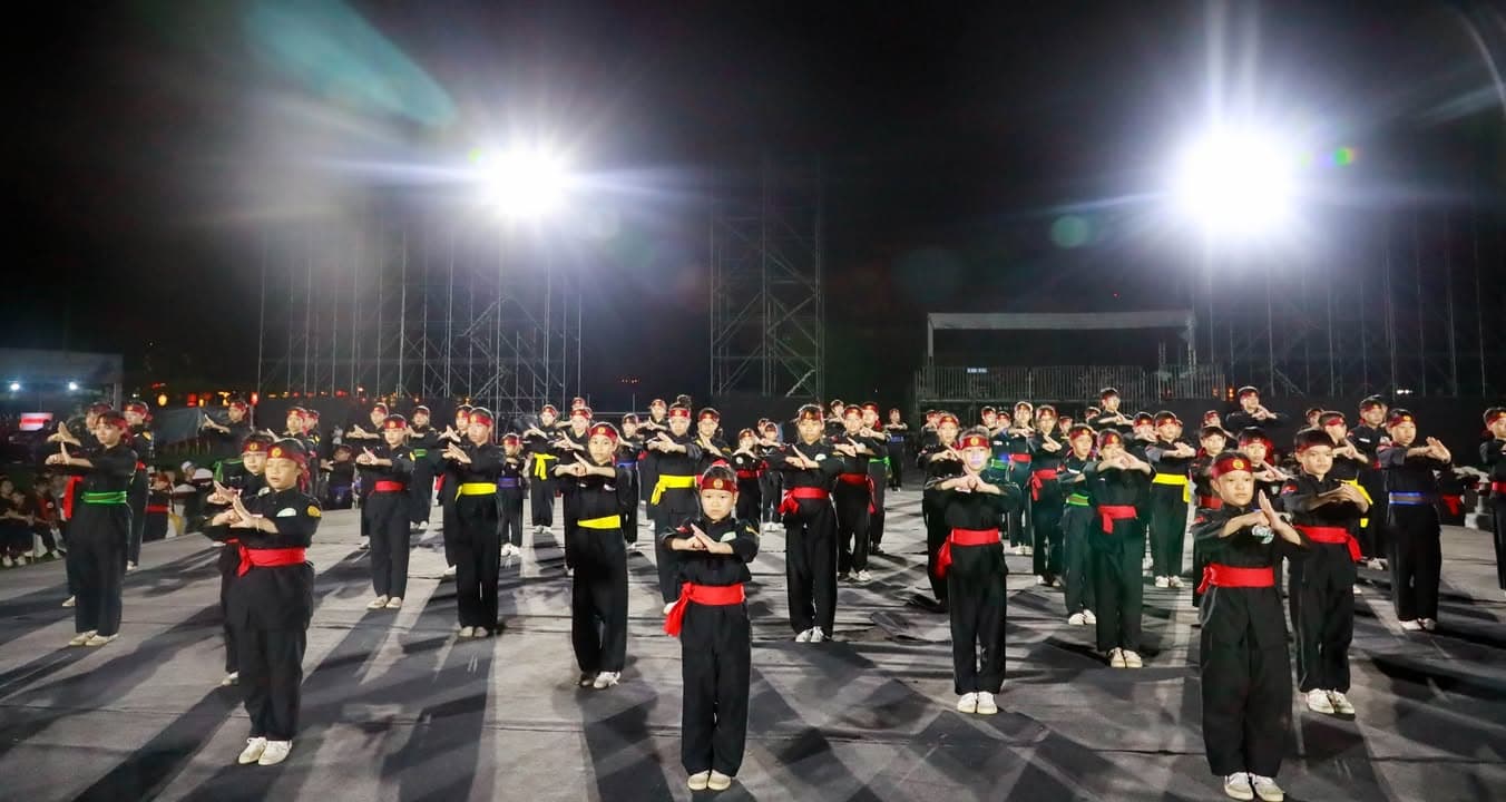 BIỂU DIỄN — hình 70