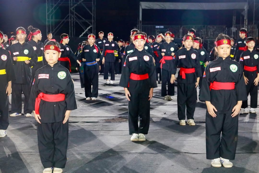 BIỂU DIỄN — hình 71