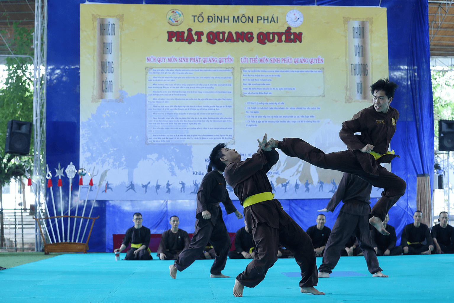 Võ sinh, môn sinh Phật Quang Quyền biểu diễn tại Tổ Đình
